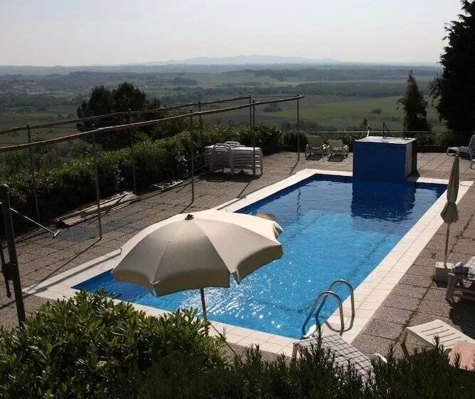 Hotelli Albergo Montechiari