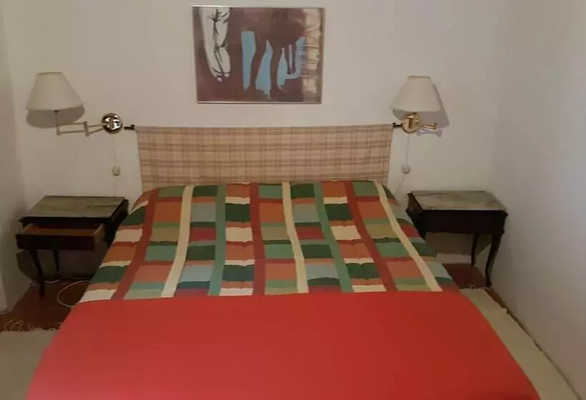 Hotelli Albergo Montechiari