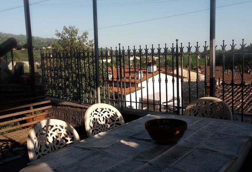 Pension (Hôtel basse catégorie) Gessy S