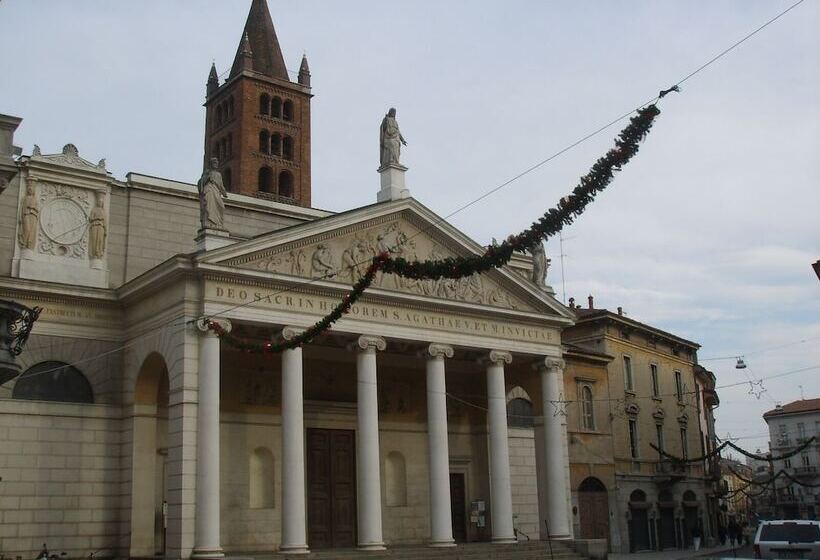 تختخواب و صبحانه Amici Miei Rooms