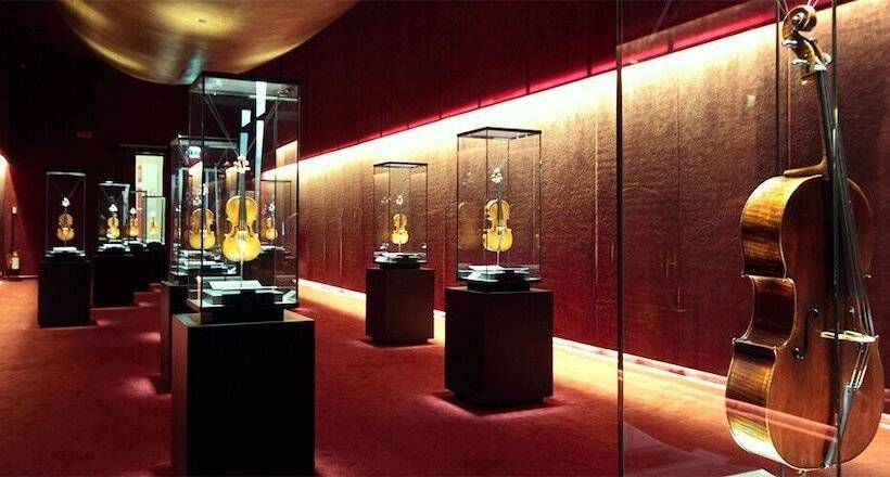 تختخواب و صبحانه Amici Miei Rooms