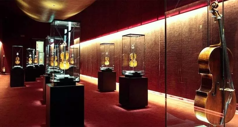 تختخواب و صبحانه Amici Miei Rooms