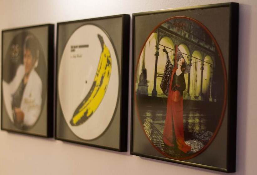 تختخواب و صبحانه Amici Miei Rooms