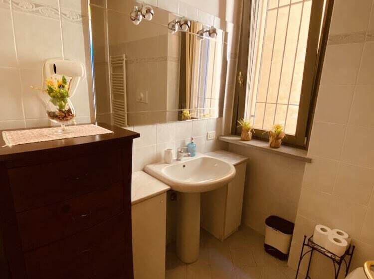 تختخواب و صبحانه Amici Miei Rooms