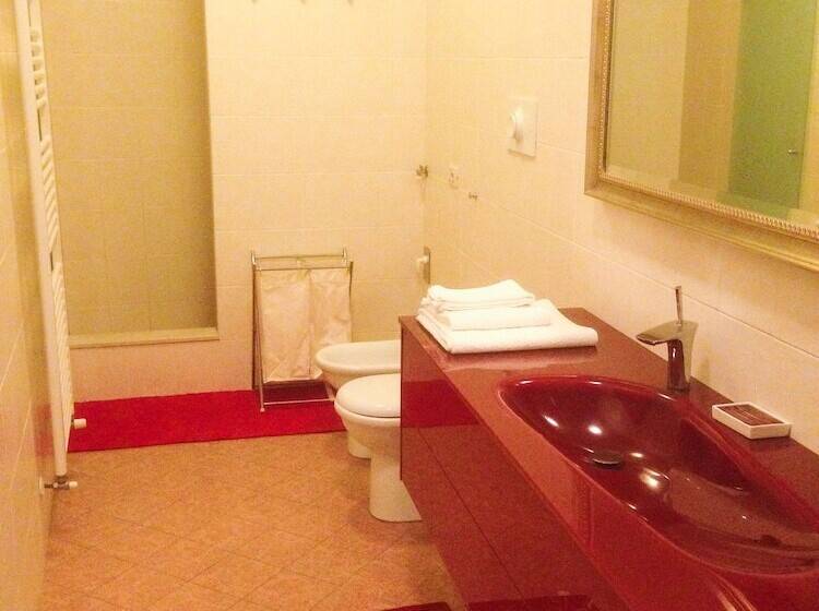 تختخواب و صبحانه Amici Miei Rooms