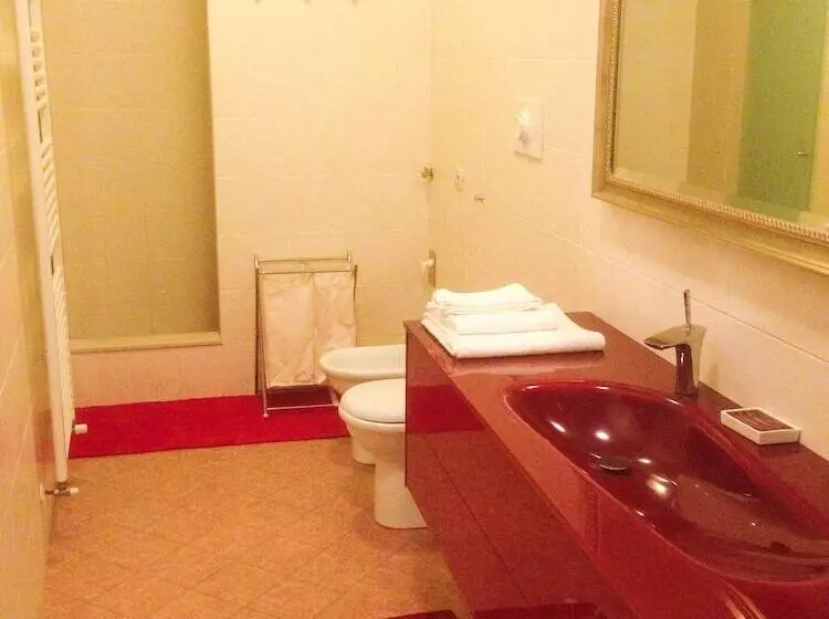 تختخواب و صبحانه Amici Miei Rooms