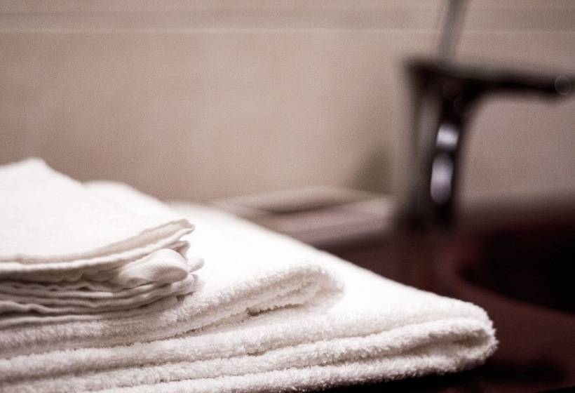 تختخواب و صبحانه Amici Miei Rooms