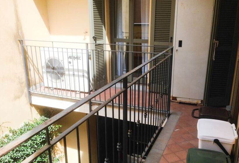 تختخواب و صبحانه Amici Miei Rooms