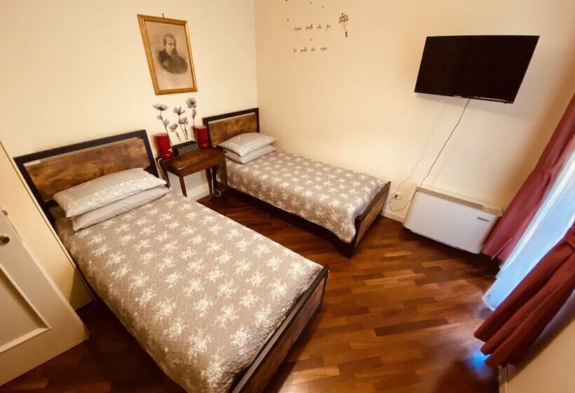 تختخواب و صبحانه Amici Miei Rooms