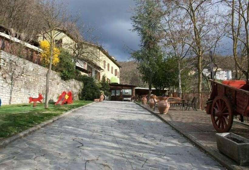 فندق ريفى Agriturismo Le Francesche