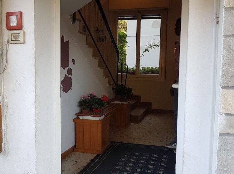 בית מלון כפרי Triana E Tyche