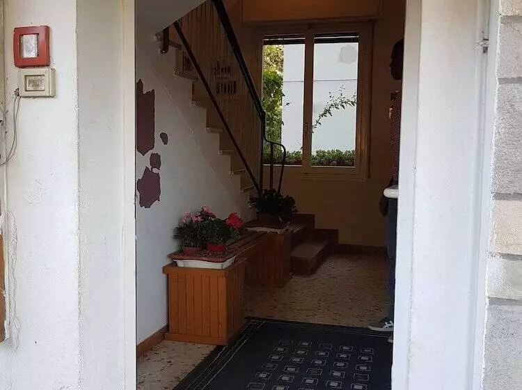 Hotelli Triana E Tyche