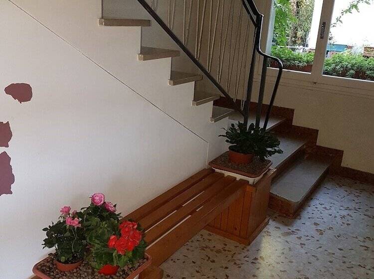 בית מלון כפרי Triana E Tyche