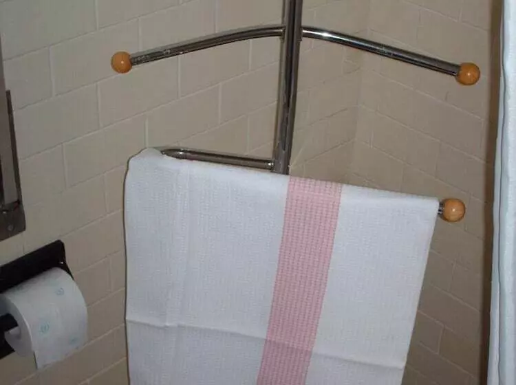 Hotelli Triana E Tyche