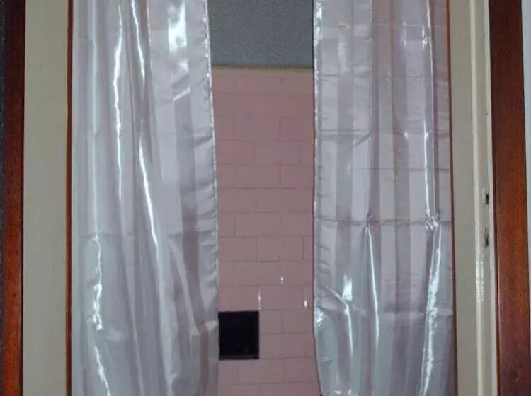 Hotelli Triana E Tyche