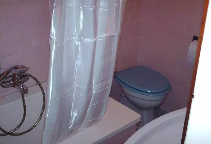 Hotelli Triana E Tyche