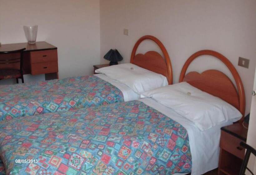 בית מלון כפרי Triana E Tyche