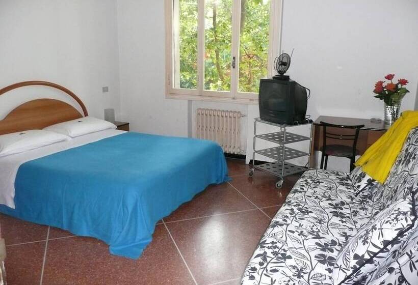 בית מלון כפרי Triana E Tyche