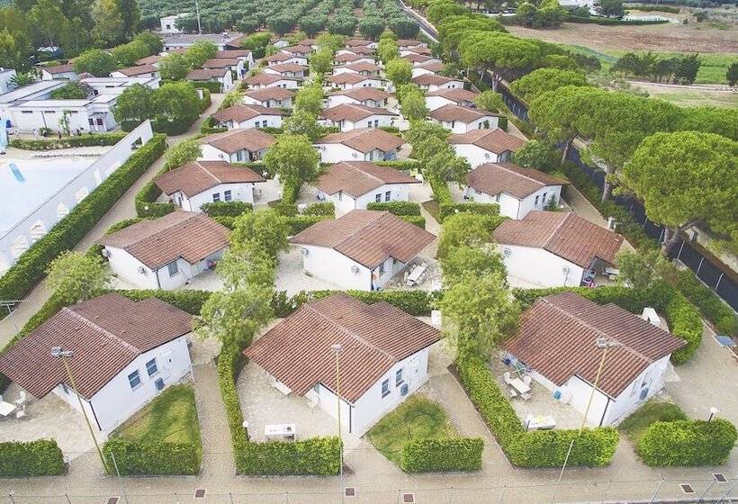 פונדק Nicolaus Club Alimini Smile