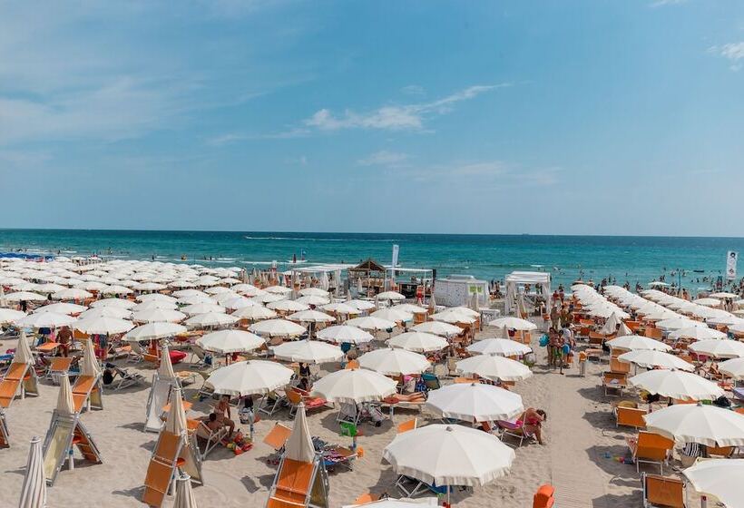 פונדק Nicolaus Club Alimini Smile