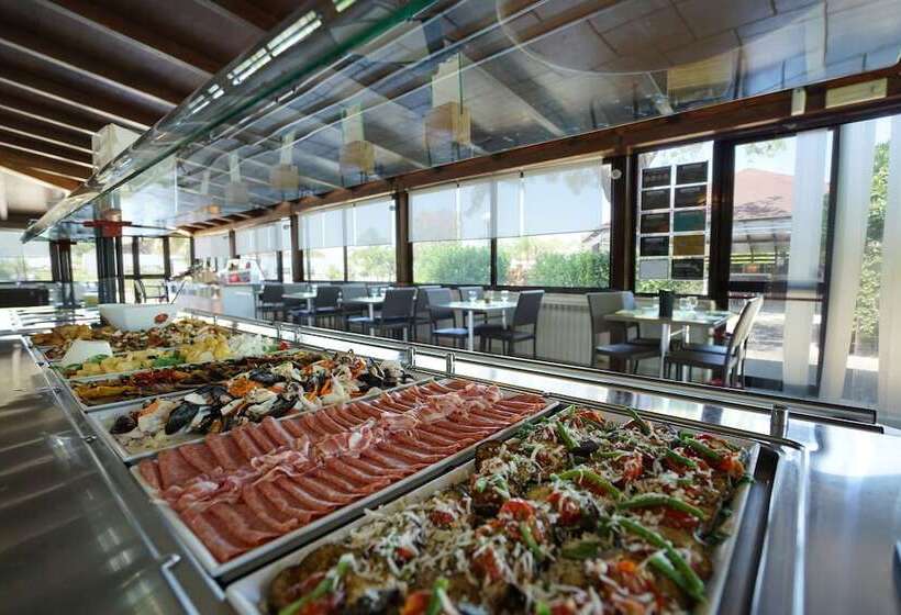 פונדק Nicolaus Club Alimini Smile