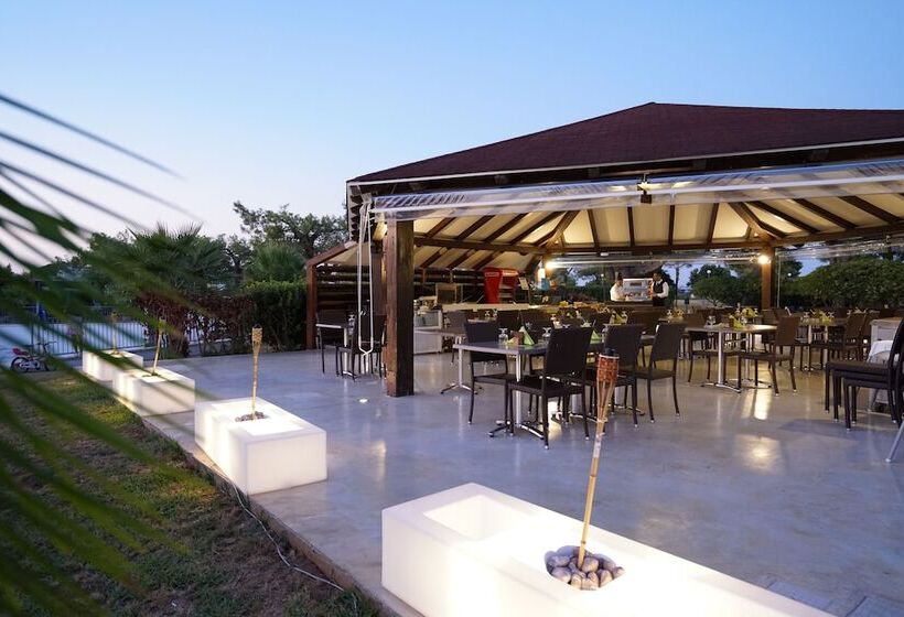 פונדק Nicolaus Club Alimini Smile