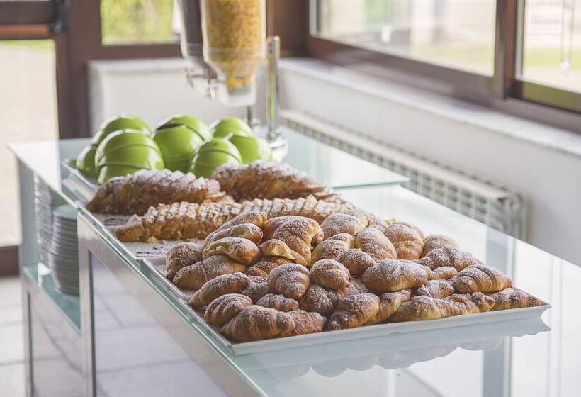 פונדק Nicolaus Club Alimini Smile