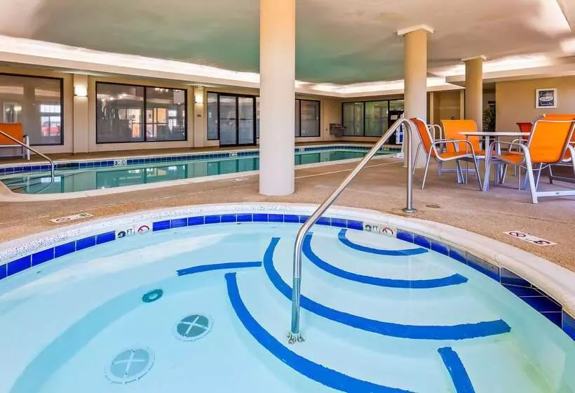 בית מלון כפרי Merrillville Inn & Suites