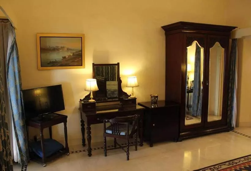 ホテル Brijraj Bhawan Palace
