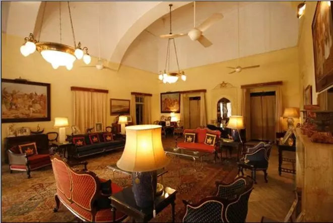 ホテル Brijraj Bhawan Palace