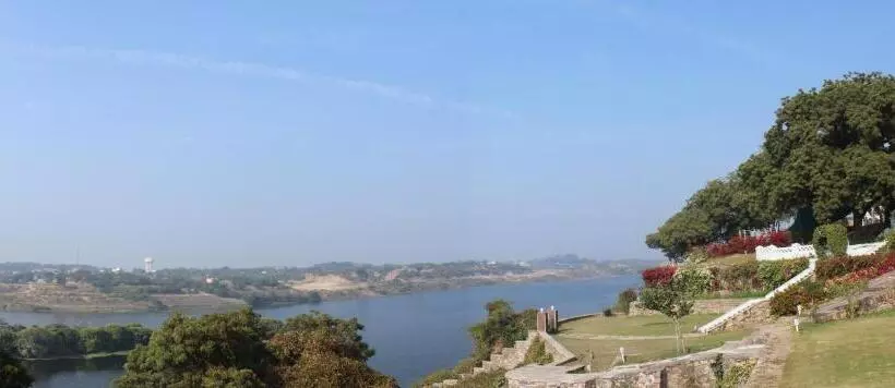 ホテル Brijraj Bhawan Palace