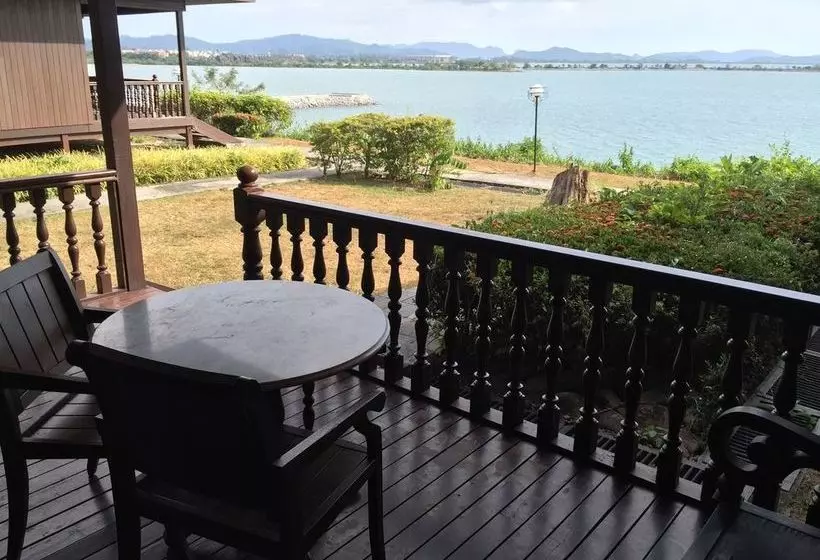 Отель Century Langkawi Beach Resort