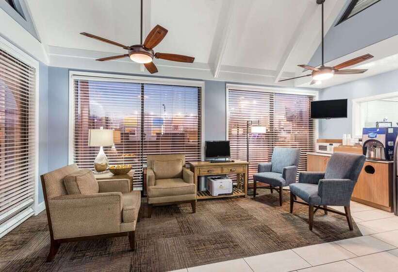 Otel Days Inn By Wyndham Cocoa Beach Port Canaveral