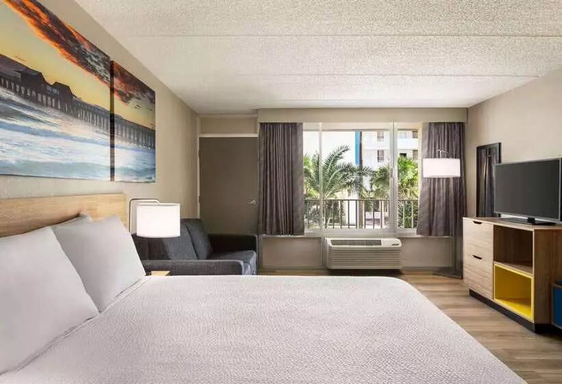 בית מלון כפרי Days Inn By Wyndham Cocoa Beach Port Canaveral