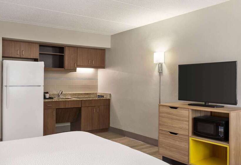 Otel Days Inn By Wyndham Cocoa Beach Port Canaveral