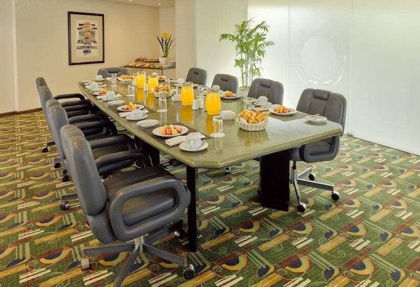 Отель Estelar Miraflores