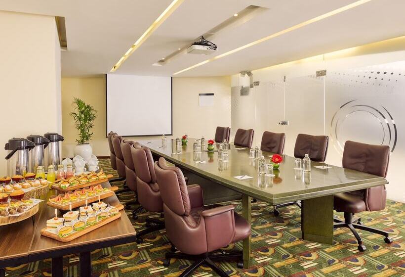 Отель Estelar Miraflores