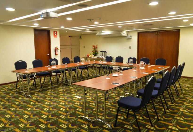 Отель Estelar Miraflores