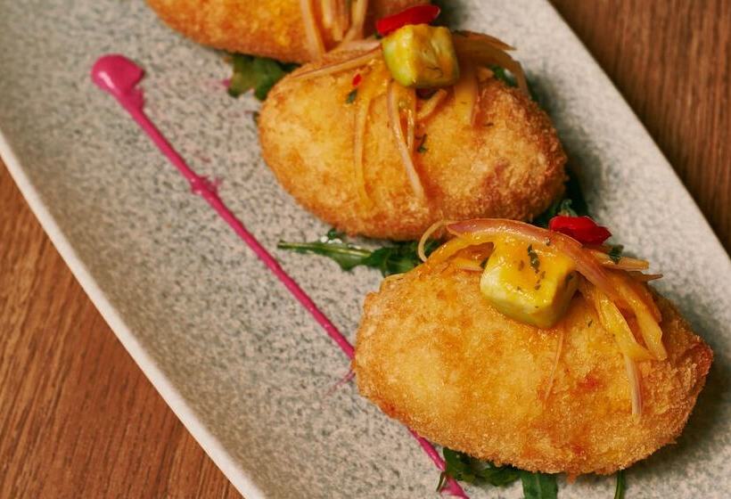 Отель Estelar Miraflores