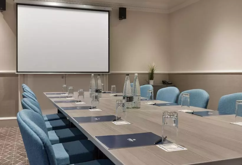 Отель Hilton York