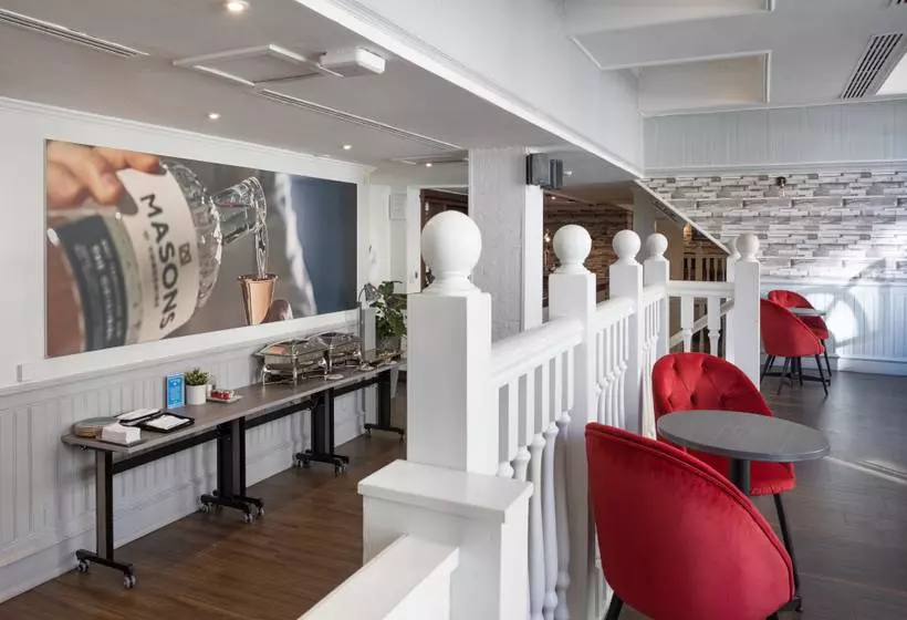 Отель Hilton York