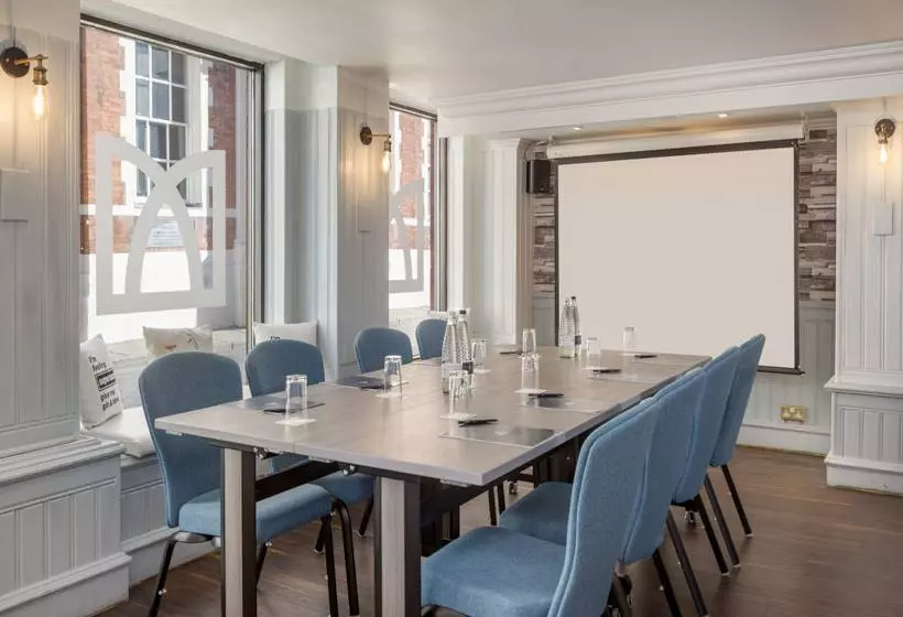 Отель Hilton York