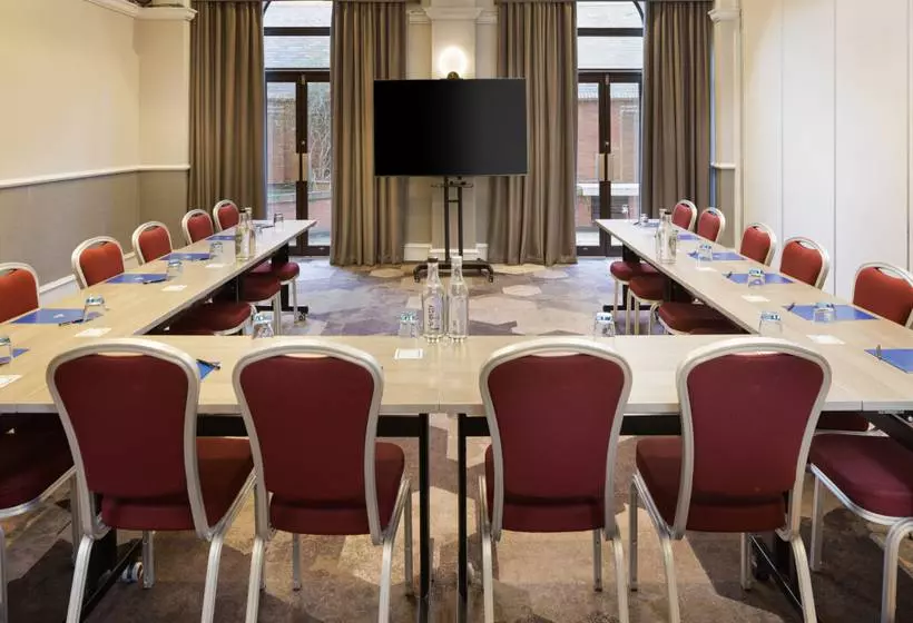 Отель Hilton York