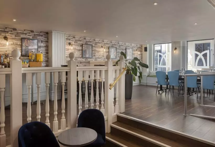 Отель Hilton York