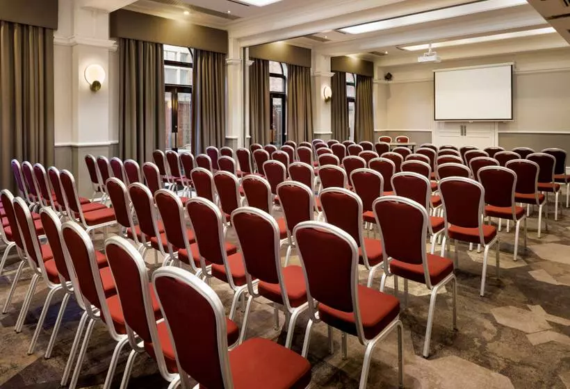 Отель Hilton York