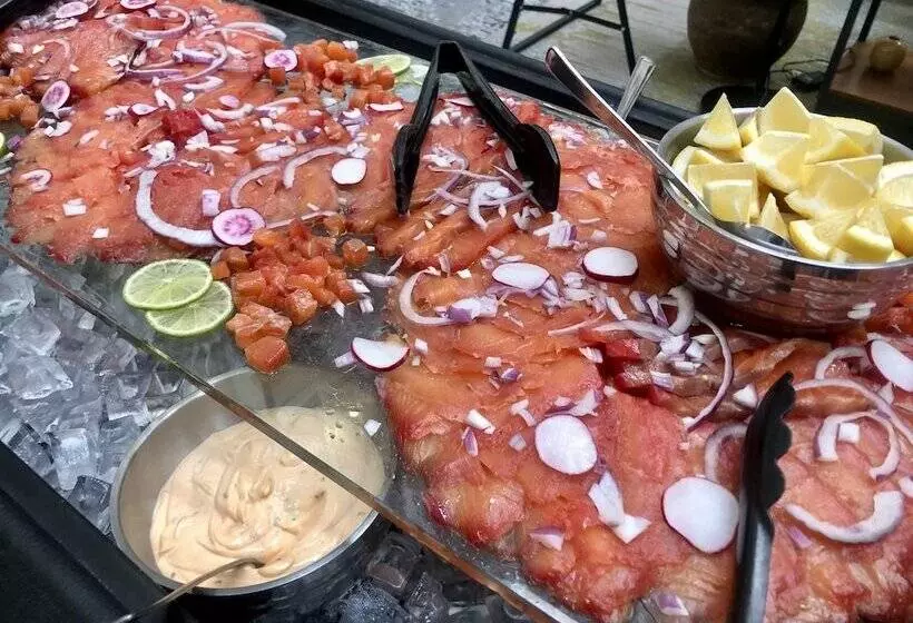 هتل Holiday Inn Montreal Longueuil, An Ihg