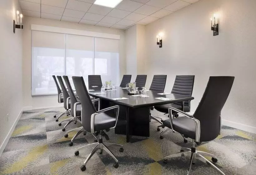 هتل Holiday Inn Montreal Longueuil, An Ihg