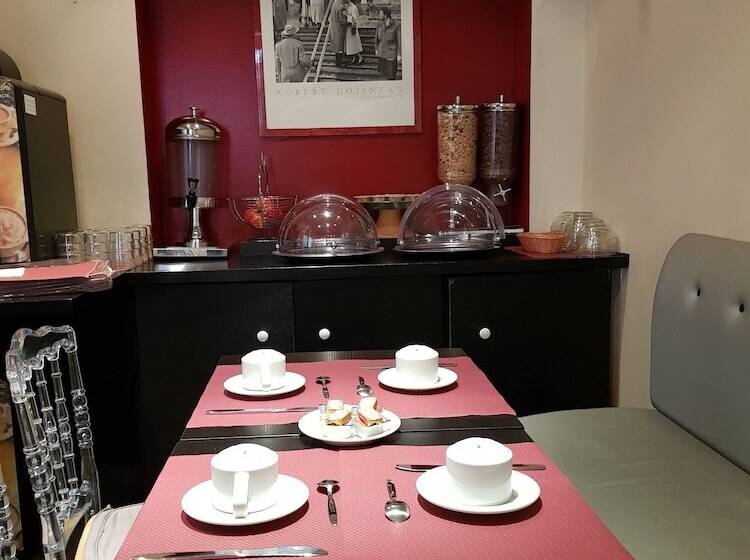 هتل Hôtel D Anjou