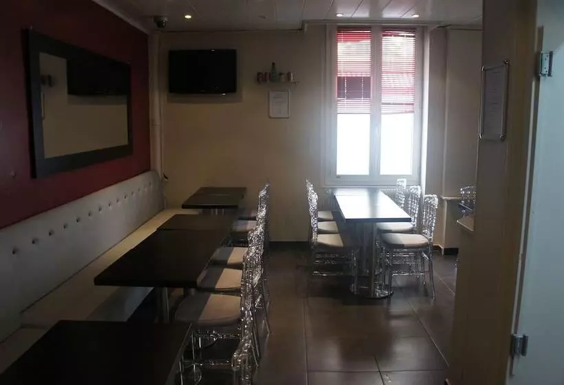 هتل Hôtel D Anjou