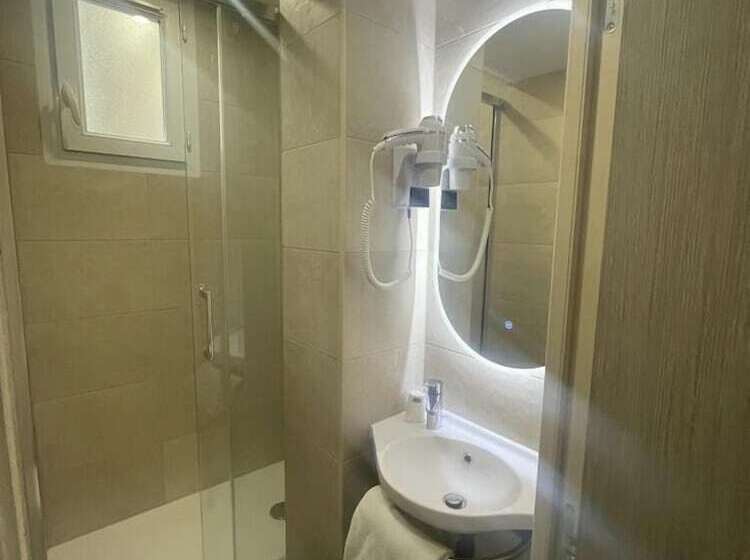 هتل Hôtel D Anjou